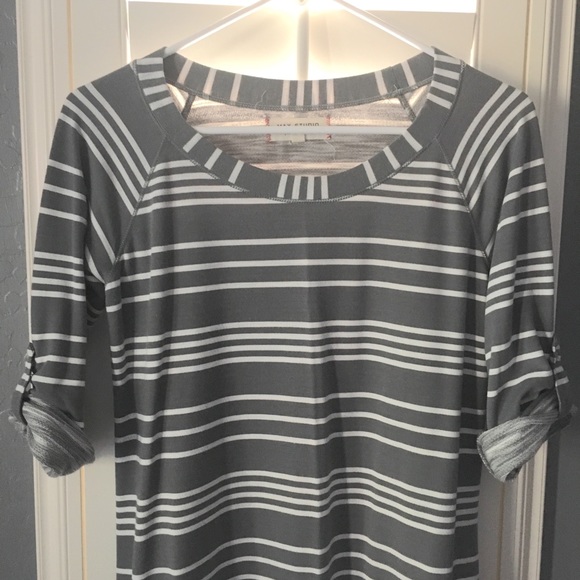 Max Studio S Gray & White Dress - Picture 2 of 3